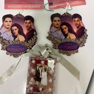 Set of 2 Twilight Breaking Dawn ornaments